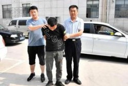 出警爆料抢劫案例最新,最新抢劫案紧急通报，警方全力追捕嫌疑人