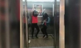 恶搞电梯爆料视频大全最新,笑料百出，欢乐无限